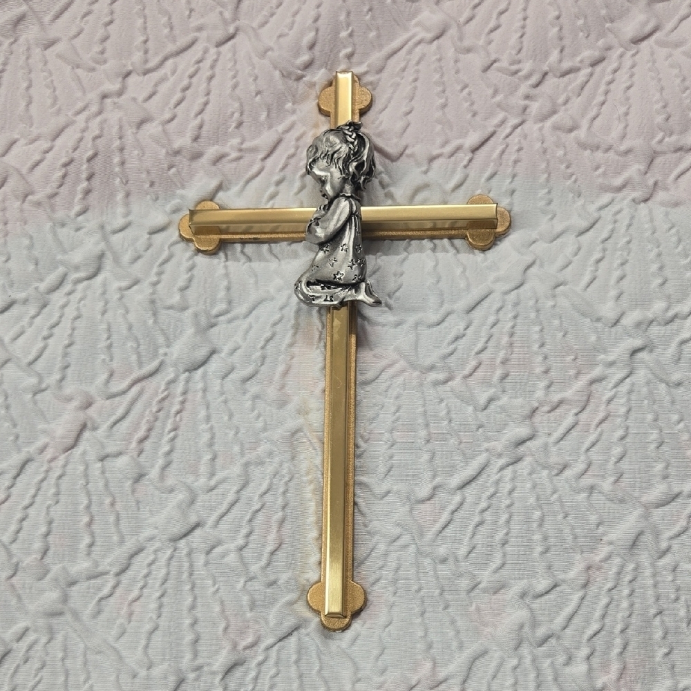 Vintage Camco Praying Girl Children’s Cross Crucifix Gold Pewter Wall Hanging